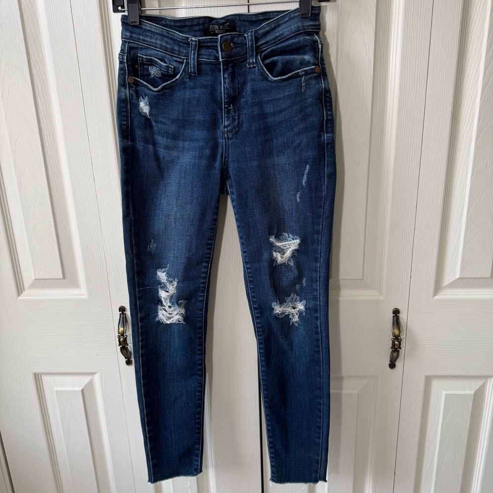 Judy Blue Skinny Fit Distressed Jeans Women’s size 3/26